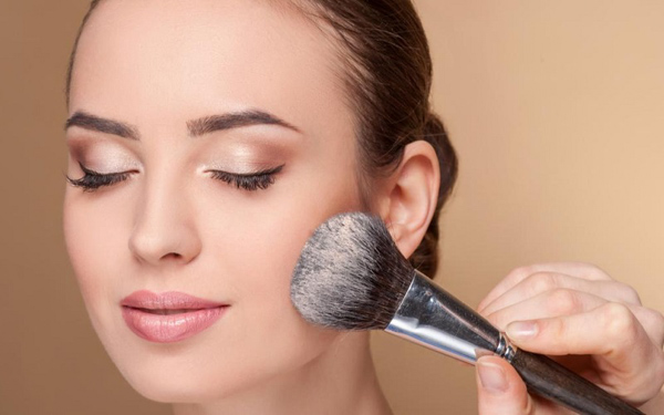 Hoàn thiện với phấn phủ