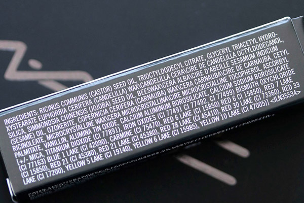 Kiểm tra thành phần son và tránh các chất nguy hại Kiểm tra thành phần son và tránh các chất nguy hại