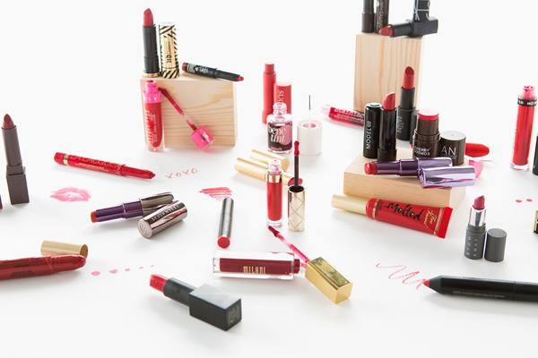 Các yếu tố ảnh hưởng đến thời hạn sử dụng của son môi