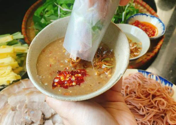 Cách ăn mắm nêm đúng cách cho mẹ bầu